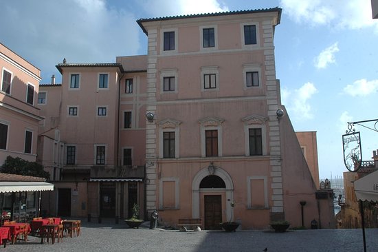 Pamphilj Palace -borgo-medievale-nettuno